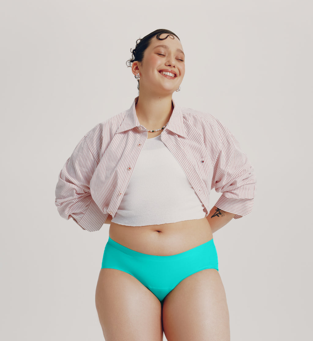 Knix underwear review for the plus size, apple shade babes